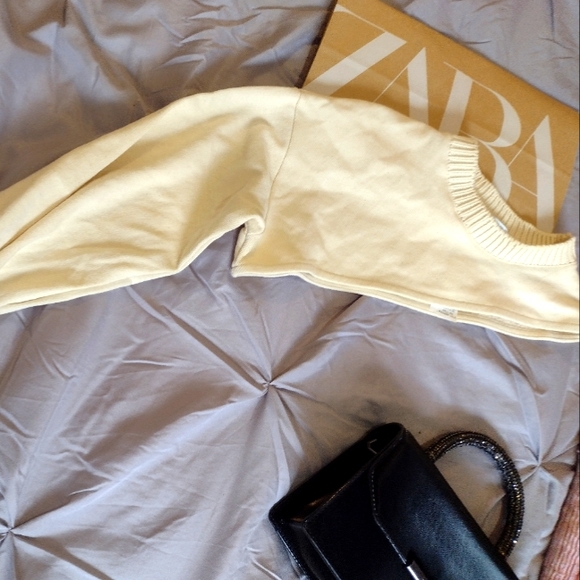 One arm sweater - Picture 1 of 1